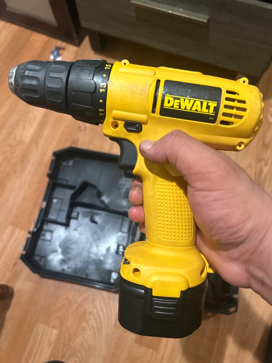 DeWalt Cordless Drill with Case image indicator(2)