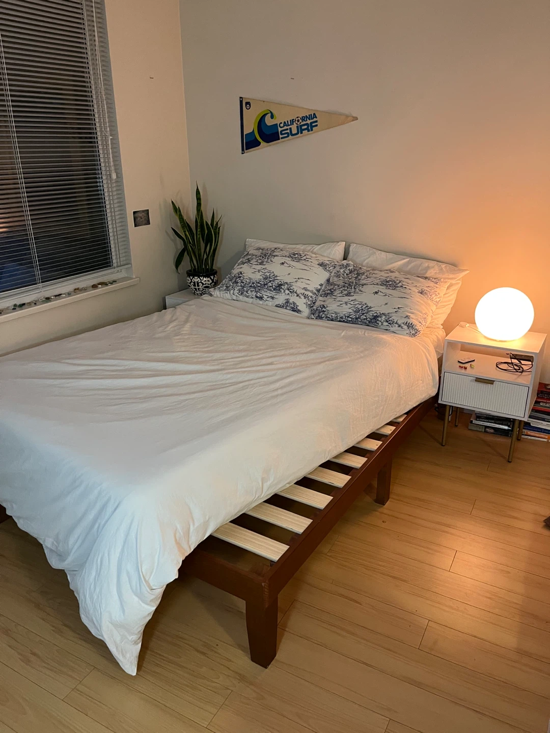 Free Full Bed frame with slats - mid century - photo 3