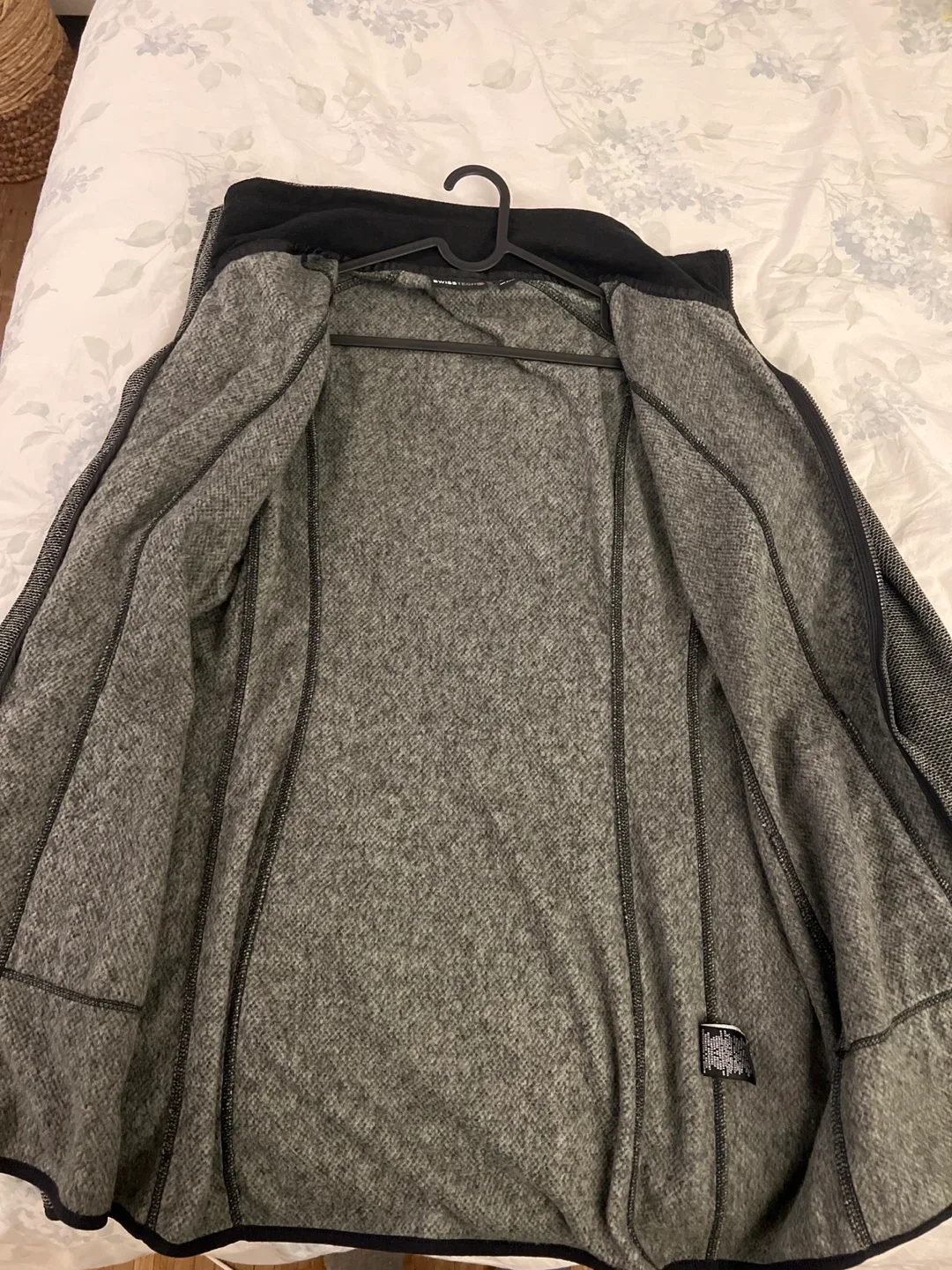 Swiss Tech XL/TG Jacket image indicator(2)