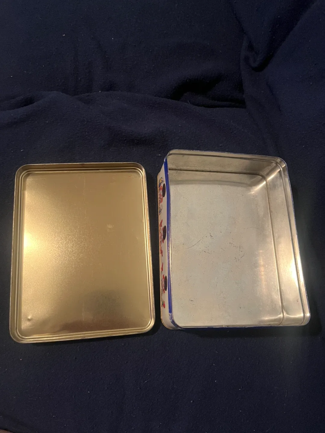 Two vintage, limited edition Oreo cookie tins. 1989 and 1992 image indicator(4)