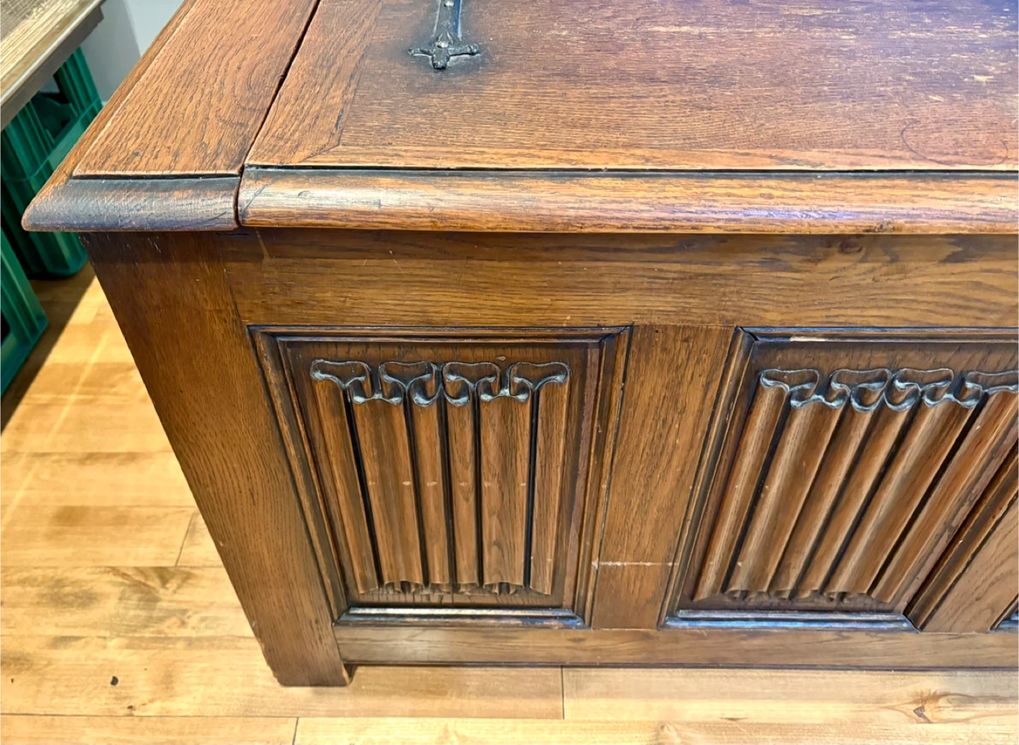 Gorgeous Antique Wooden Storage Chest (Large) - photo 3