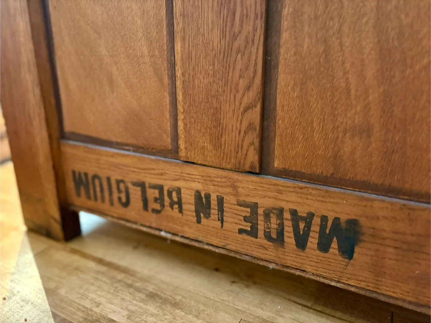 Gorgeous Antique Wooden Storage Chest (Large) image indicator(5)