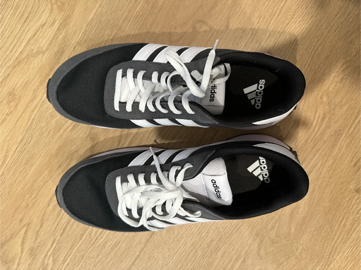 Adidas Run 70s Sneakers - US 10 image indicator(3)