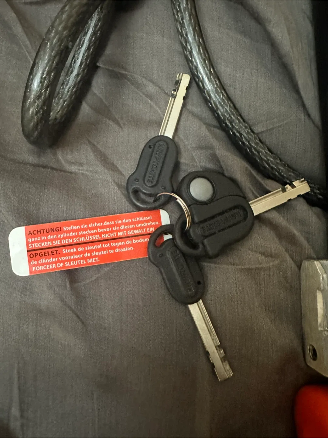 Kryptonite Evolution U-Lock w/ Cable & Keys image indicator(4)