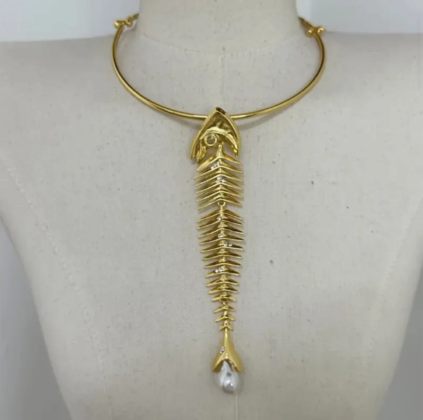 Schiaparelli Inspired Gold Fishbone Necklace with pearl