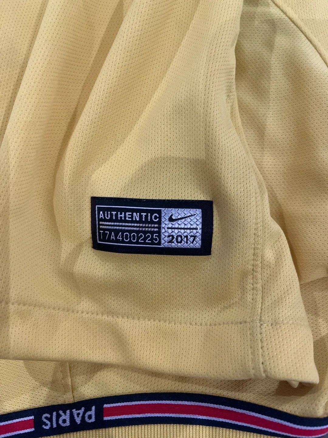 Boys size Medium Nike Paris Saint-Germain Mbappe #29 Jersey image indicator(5)