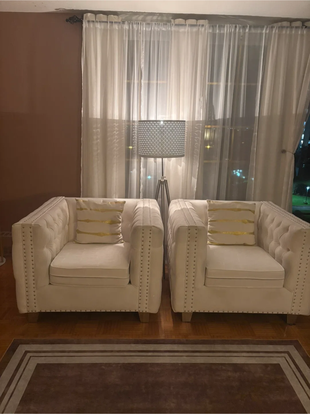 White Sofa, Chairs and Ottoman Set image indicator(2)
