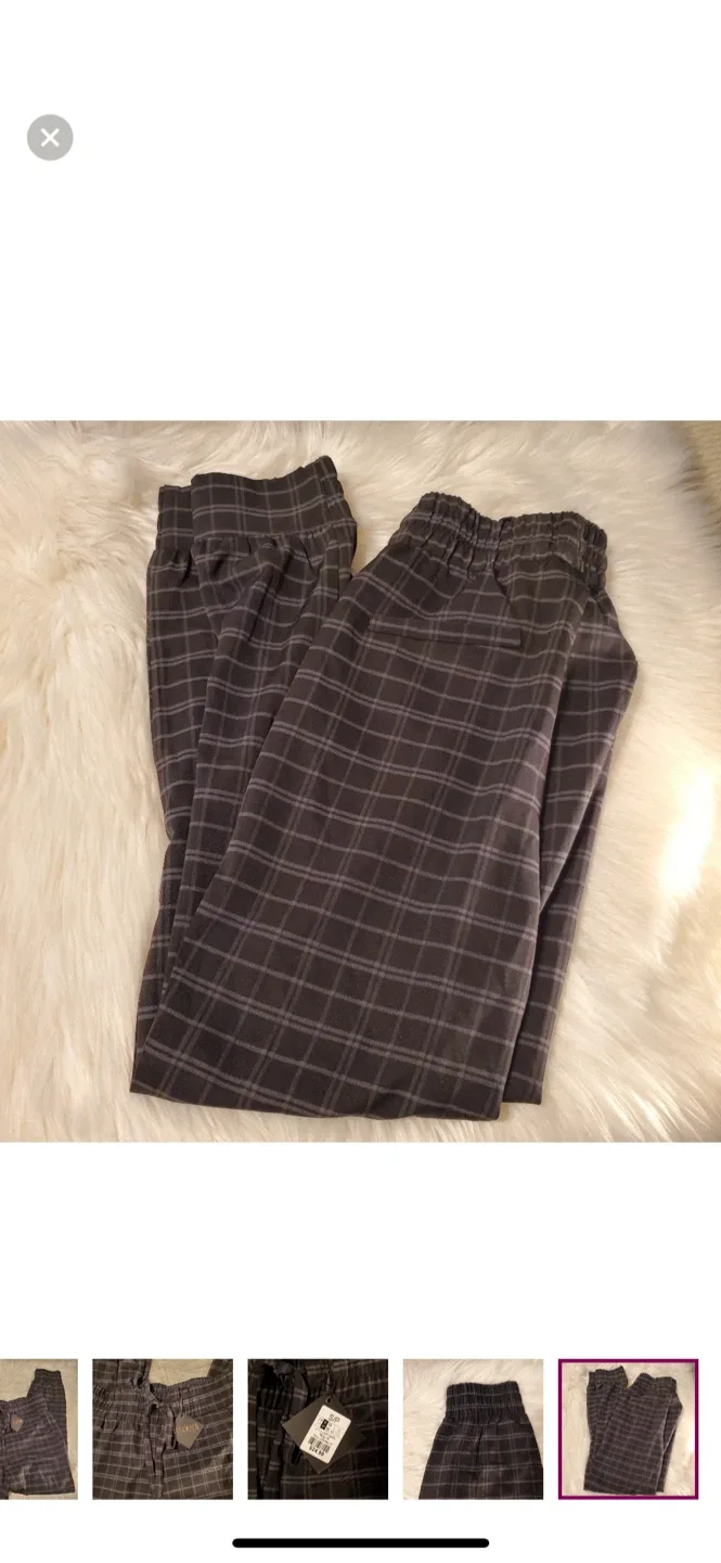 BNWT Revamped Plaid Joggers - Size S image indicator(3)