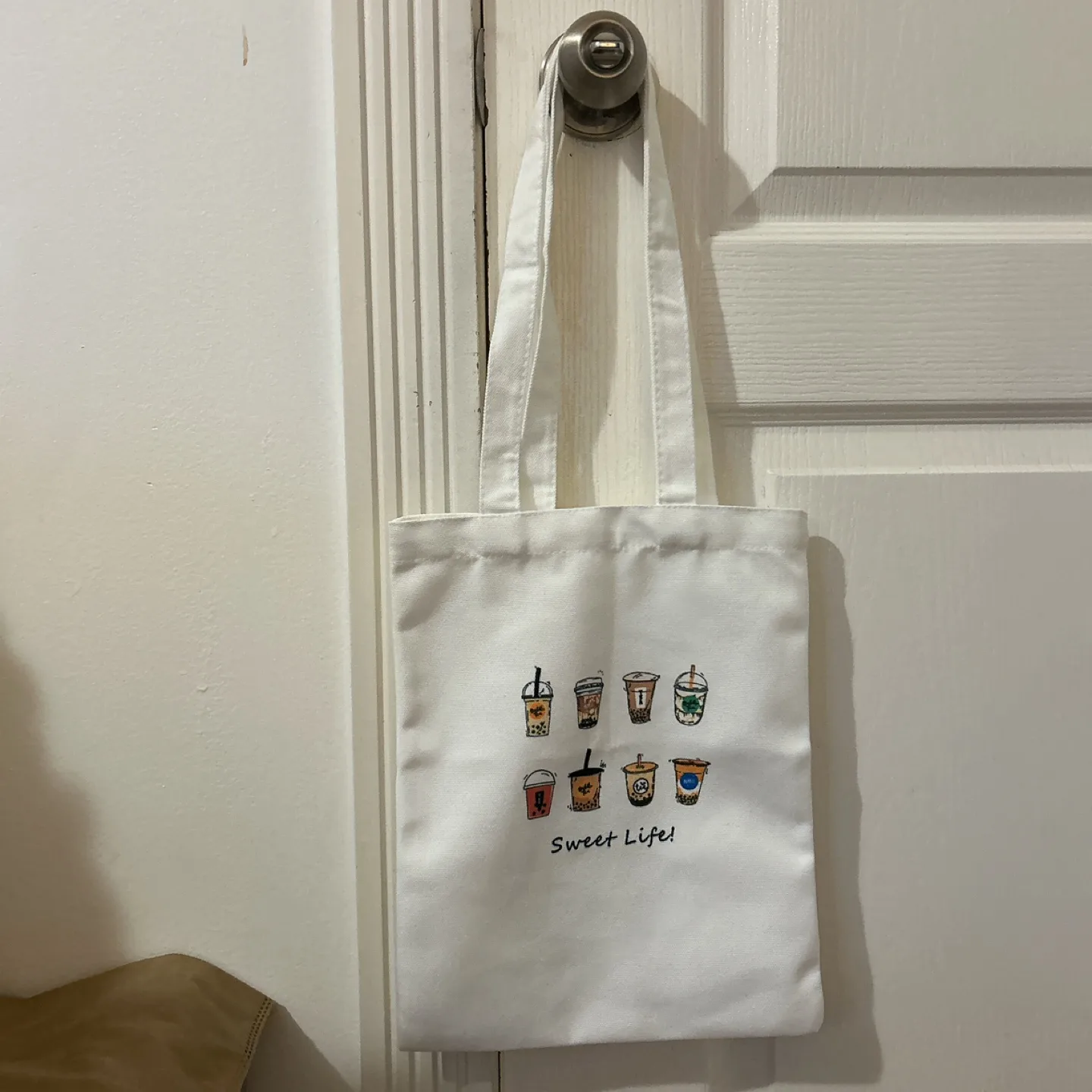 White Tote Bag image indicator(2)