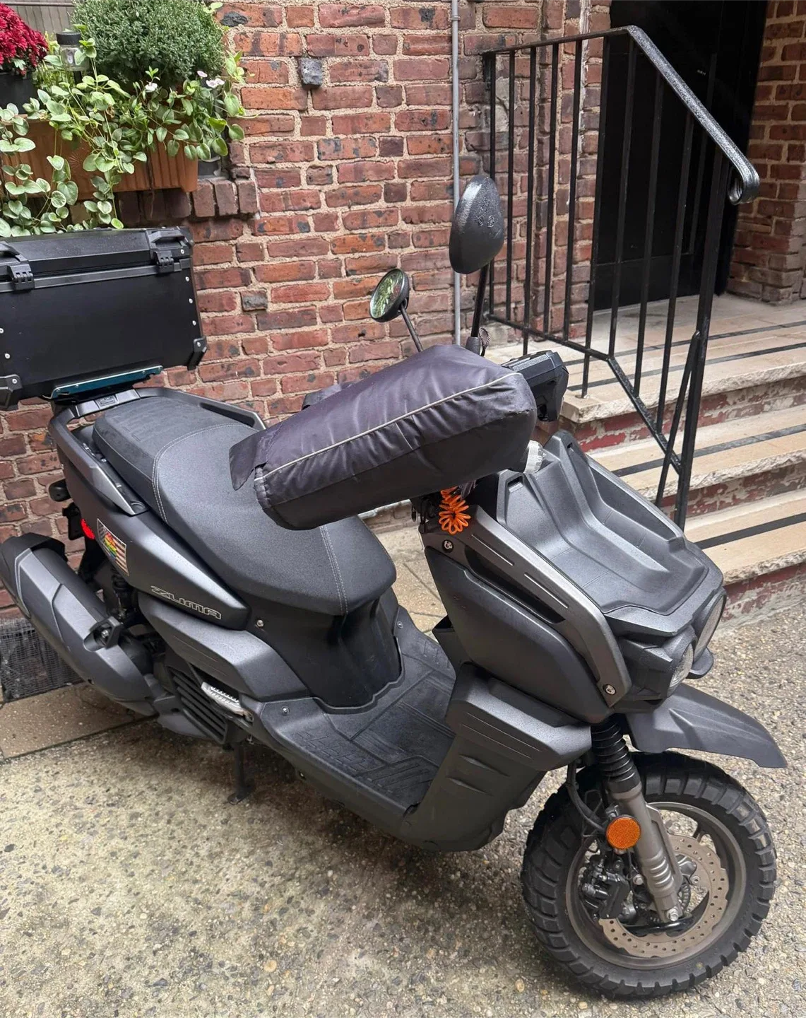 Yamaha Zuma 125 Scooter - Great Condition! image indicator(6)