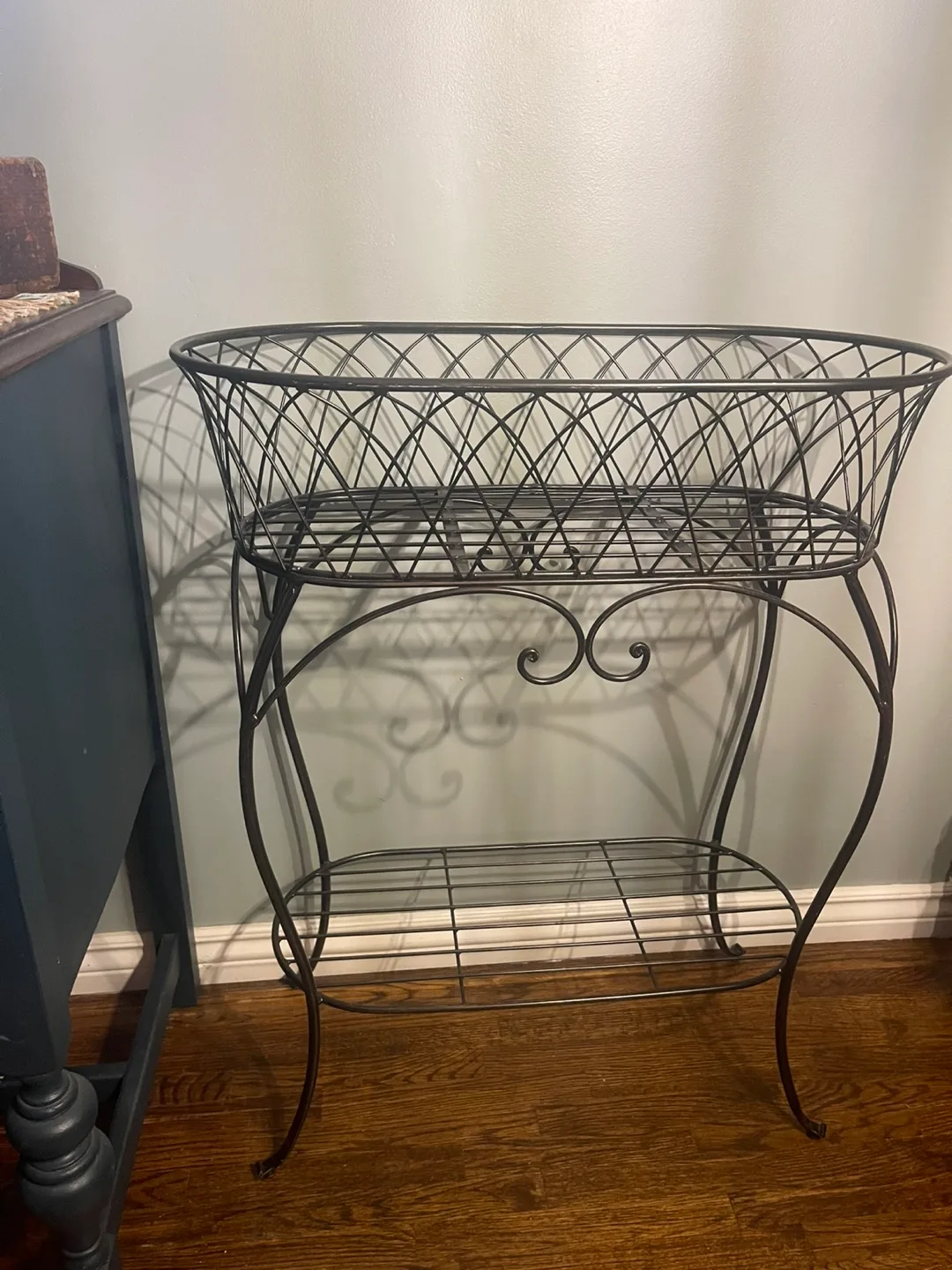 Pier 1 Imports Black Oval Plant Stand