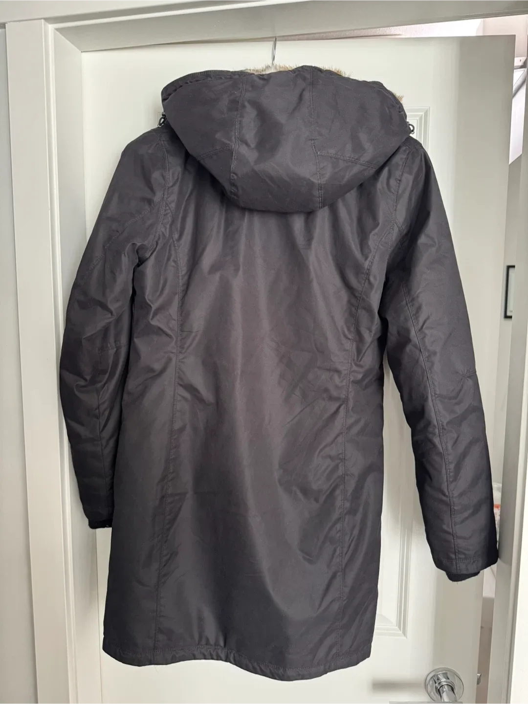 Babaton Parka Size S Black (Aritzia) image indicator(4)