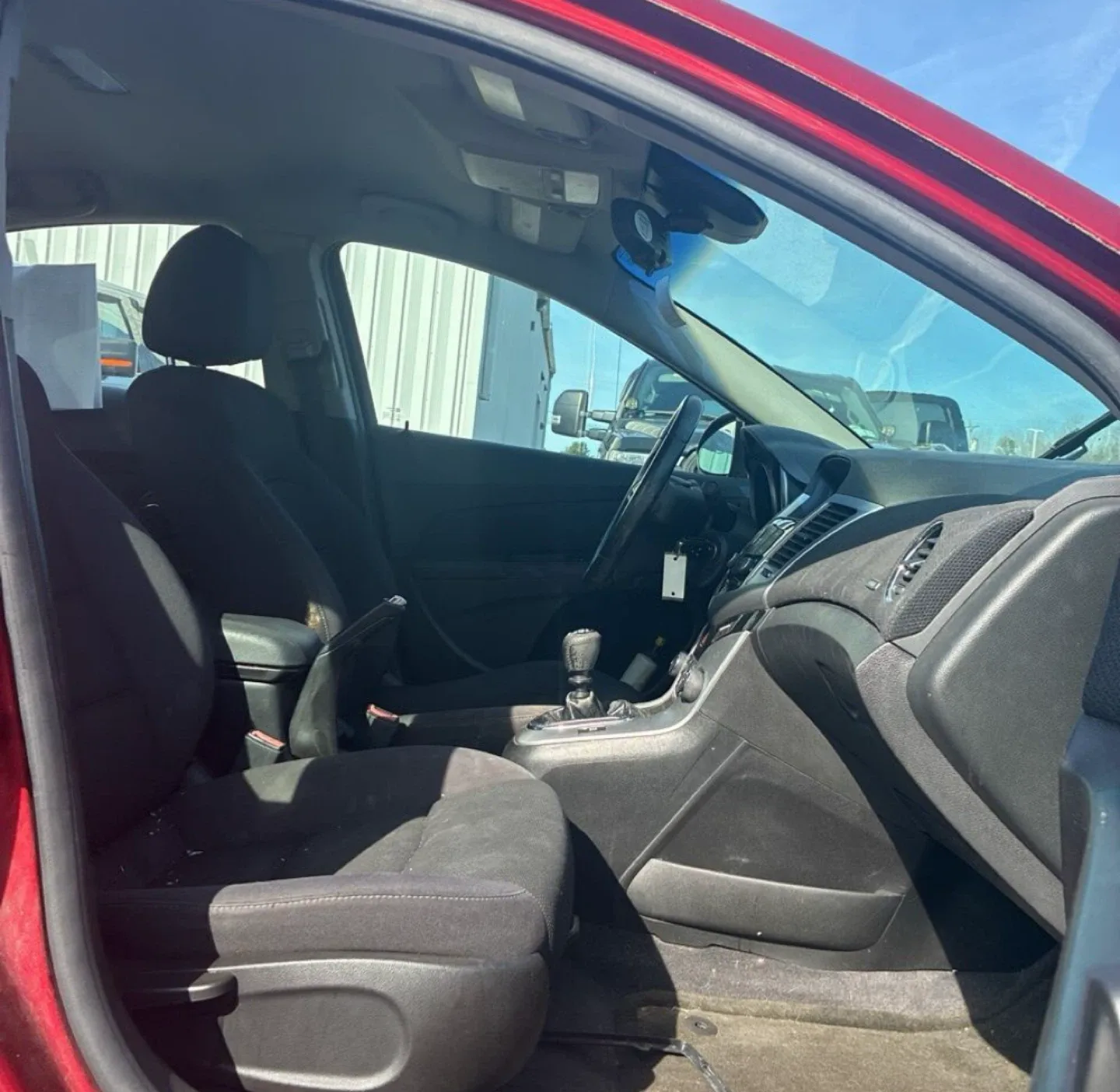 Red Chevrolet Cruze Sedan 2012 image indicator(5)