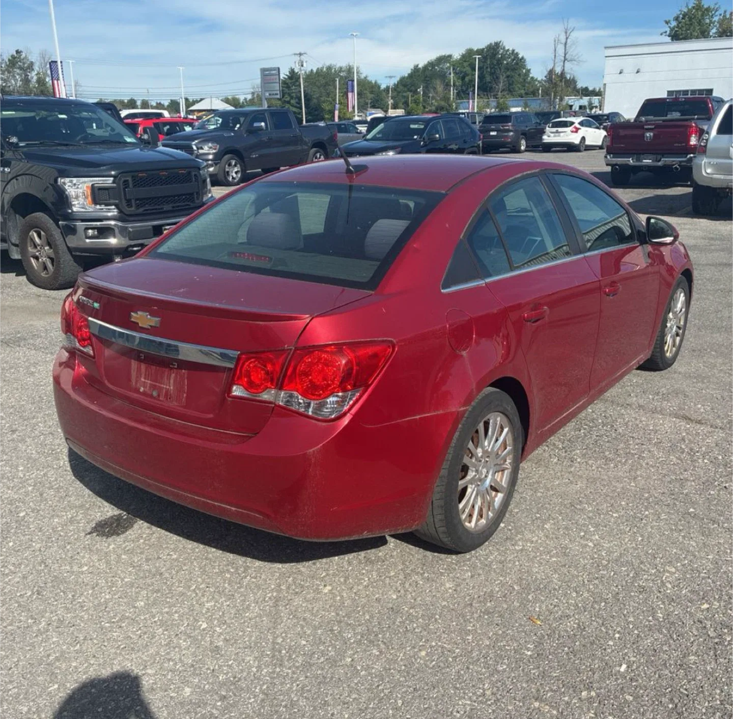 Red Chevrolet Cruze Sedan 2012 image indicator(3)
