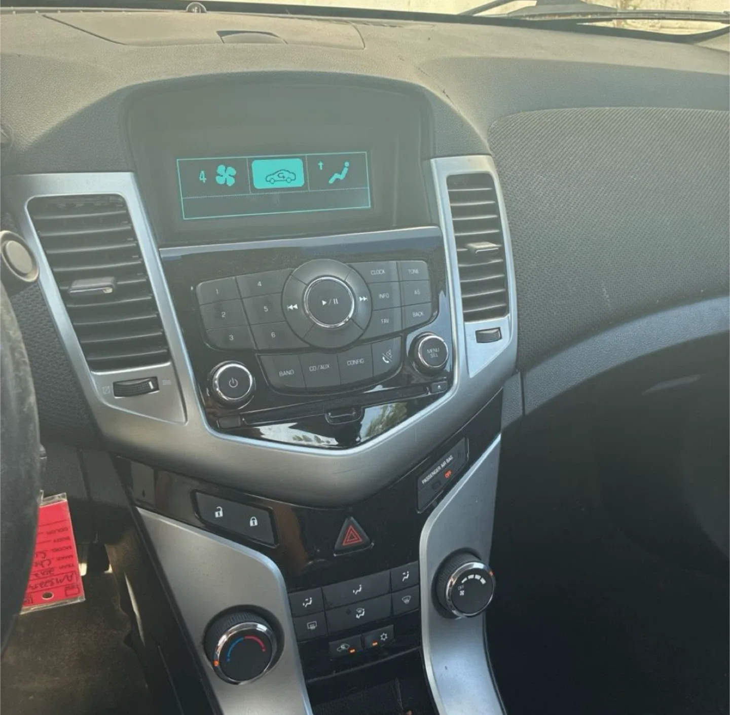 Red Chevrolet Cruze Sedan 2012 image indicator(8)