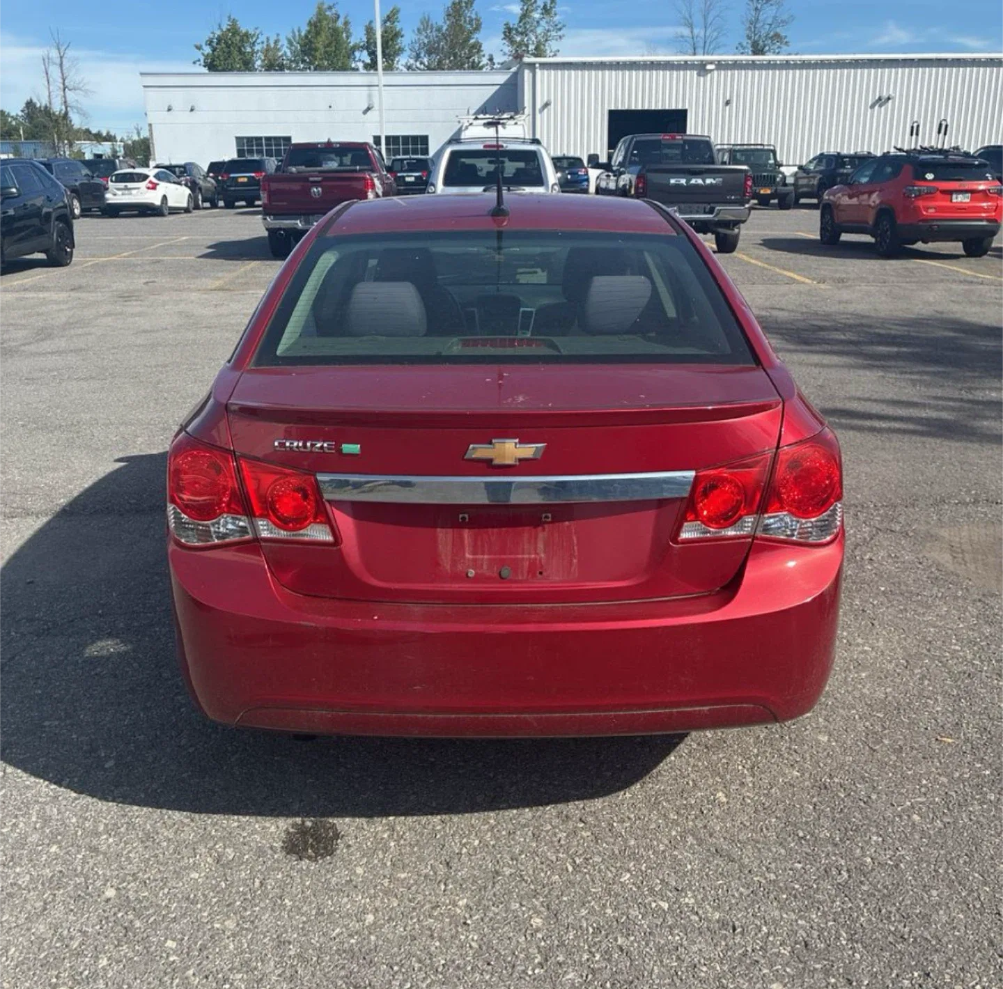 Red Chevrolet Cruze Sedan 2012 image indicator(9)