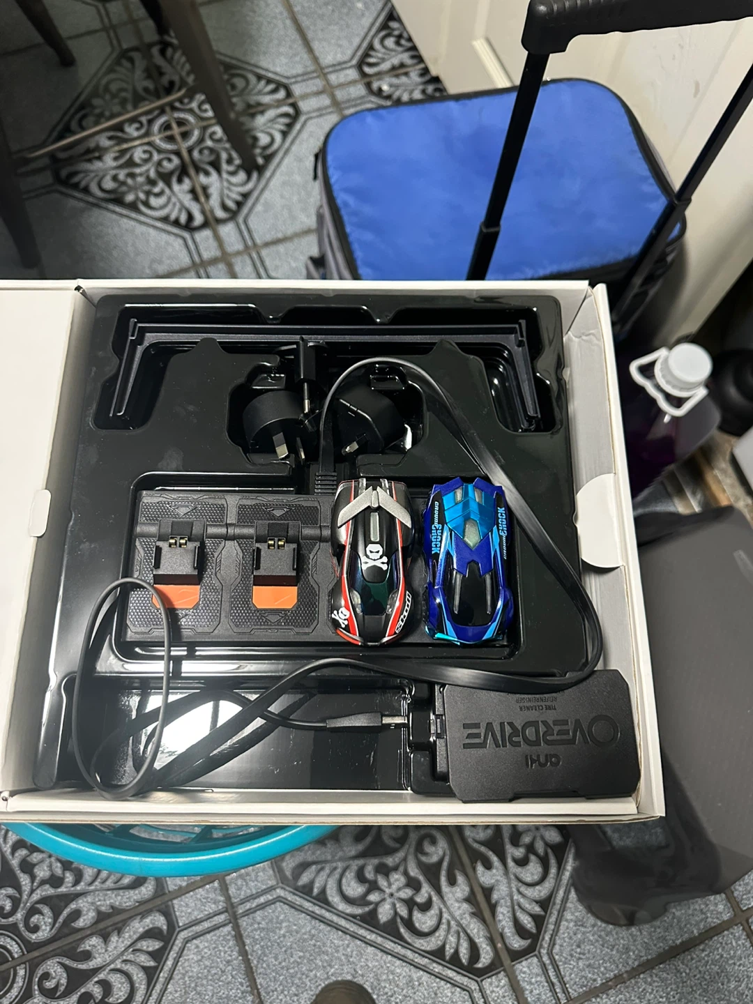 anki OVERDRIVE Starter Kit - Race Robotic Supercars - photo 2