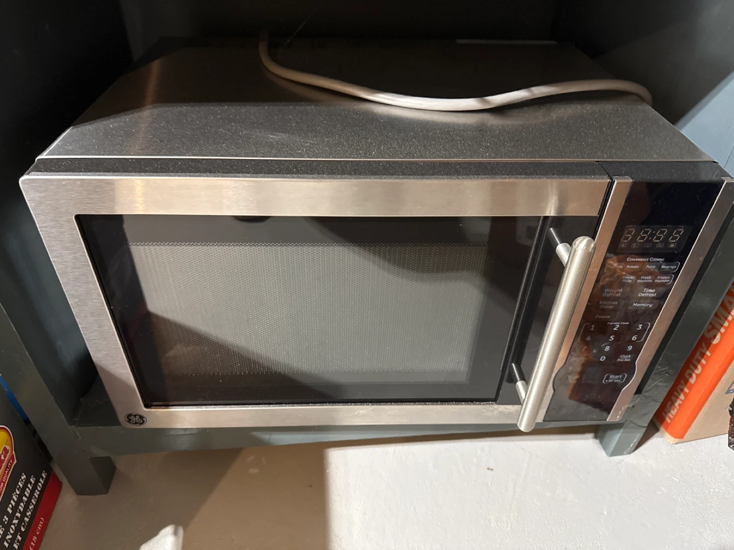 GE Microwave Oven