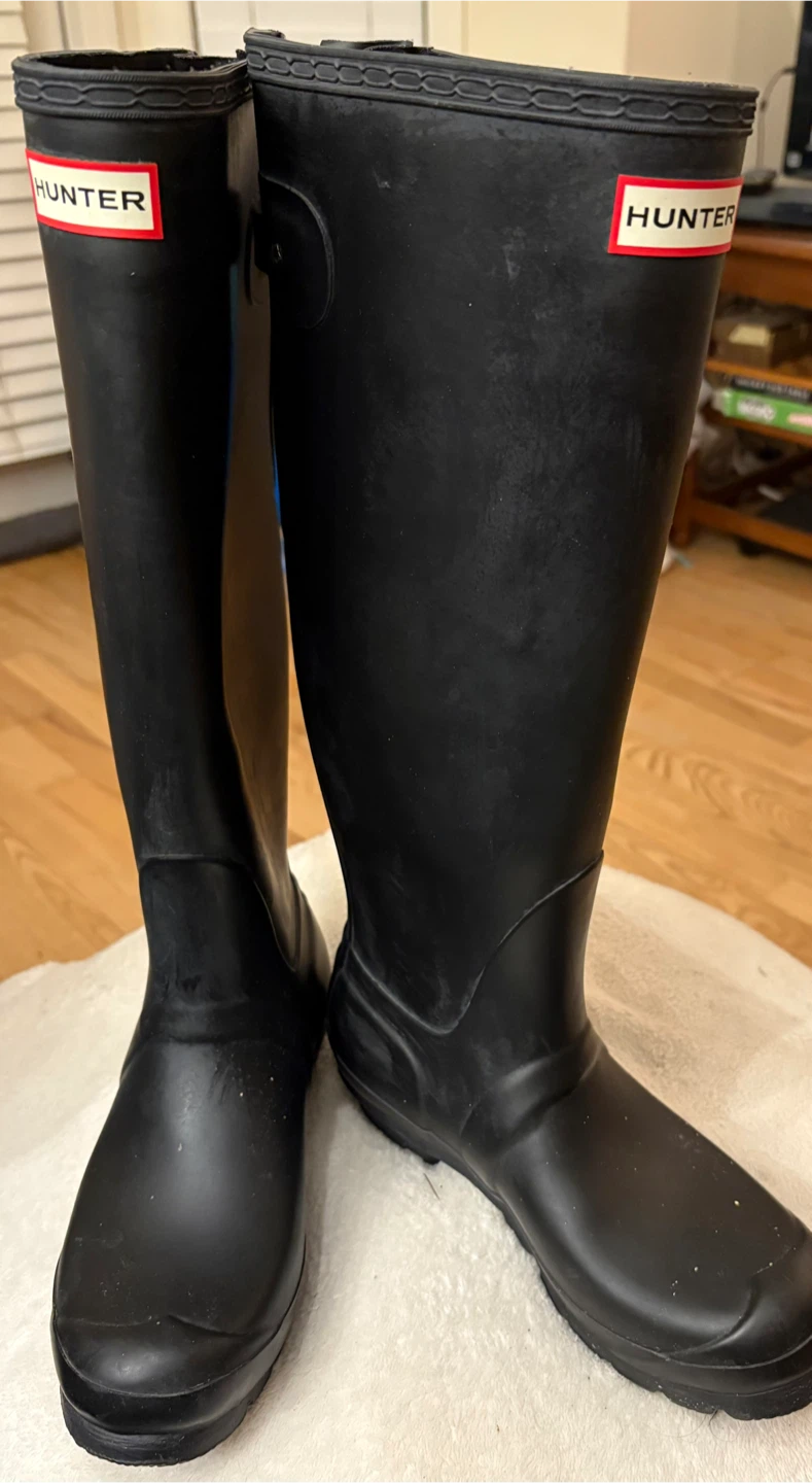 Women’s Tall Hunter Rain Boots - Size 8- Black 🥕
