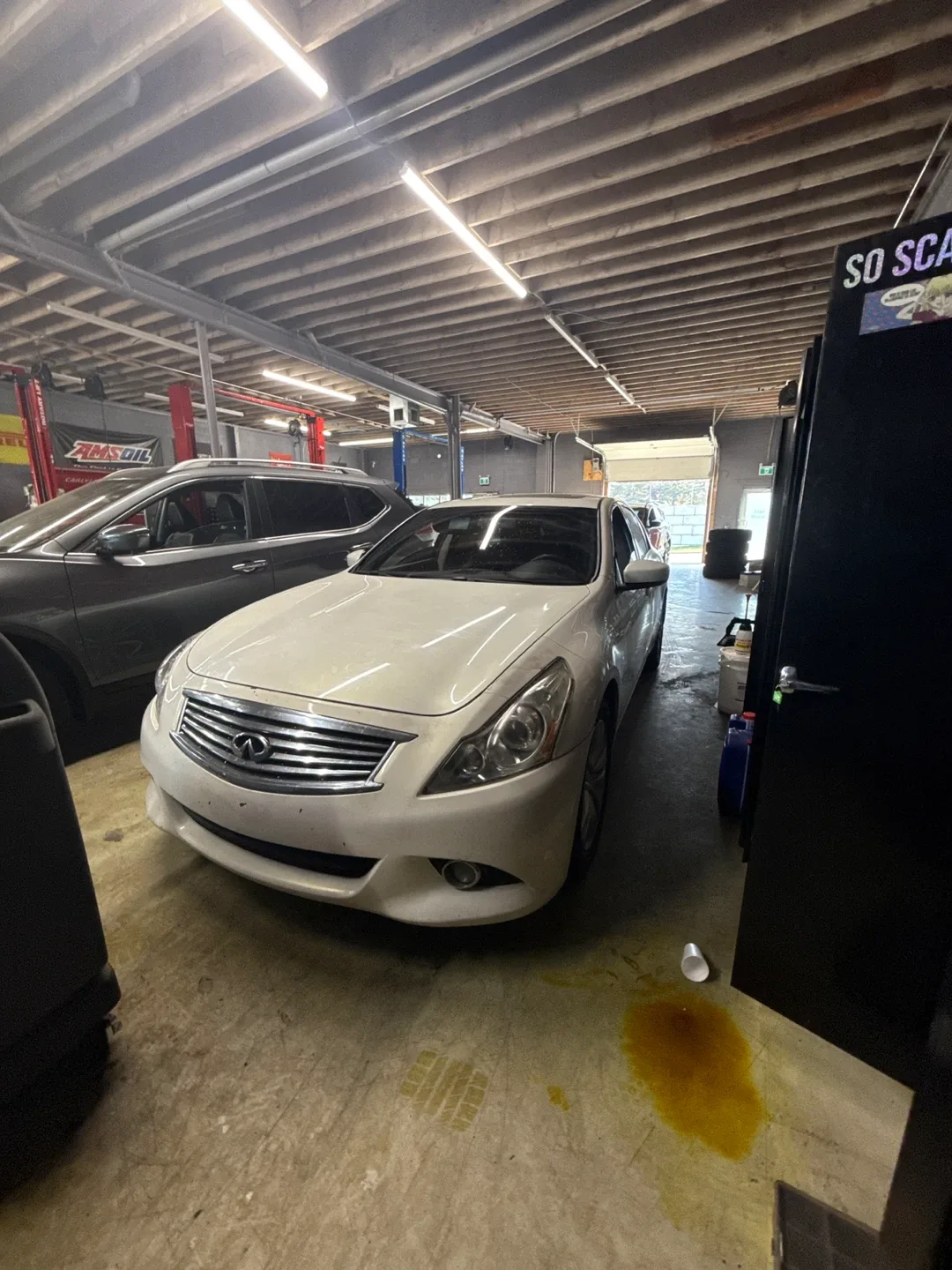 2012 Infiniti G37x Sedan image indicator(2)