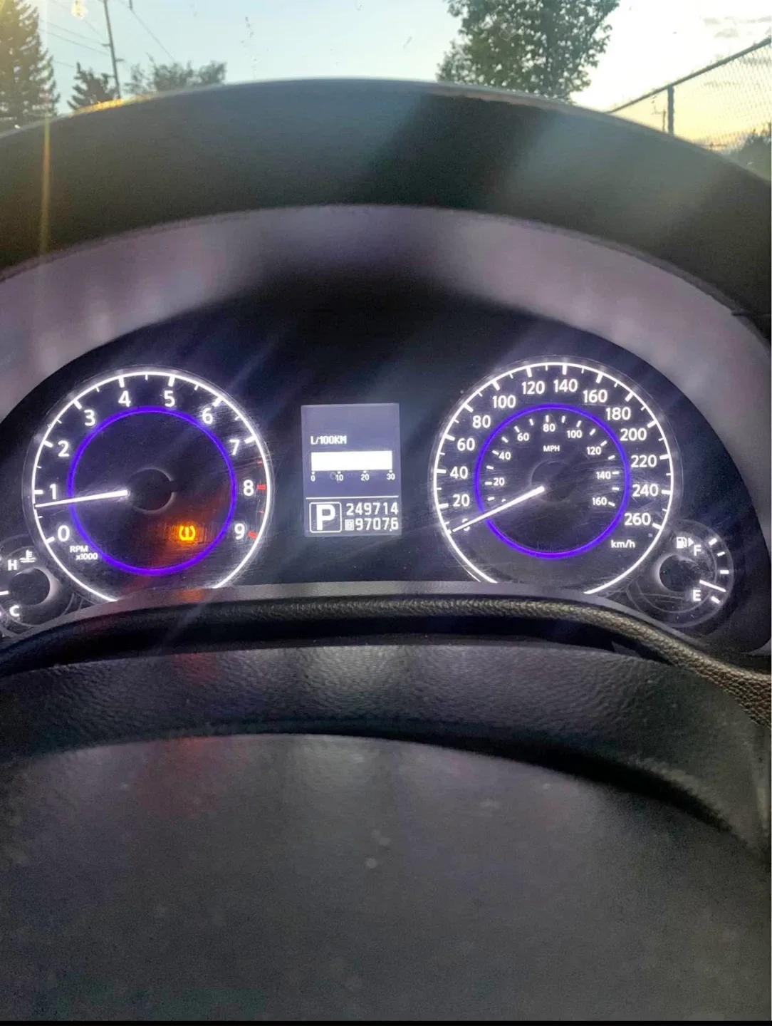 2012 Infiniti G37x Sedan image indicator(4)