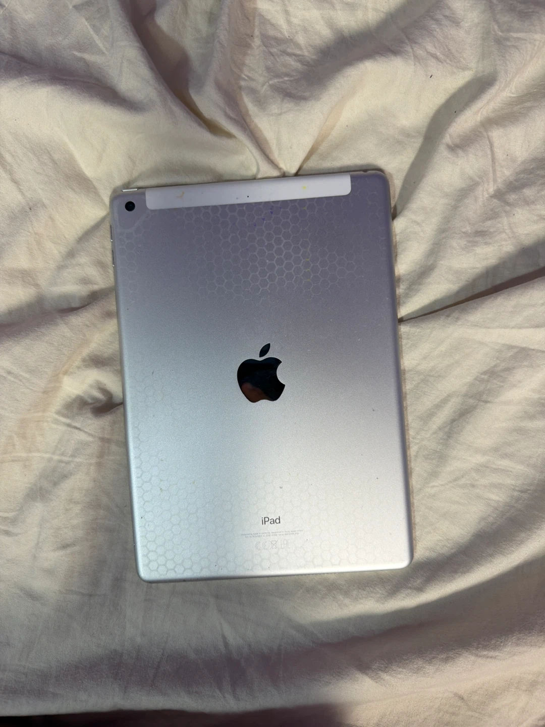Apple iPad (6th generation) - photo 2