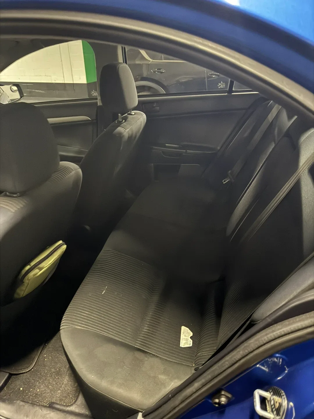 Blue Mitsubishi Lancer image indicator(3)