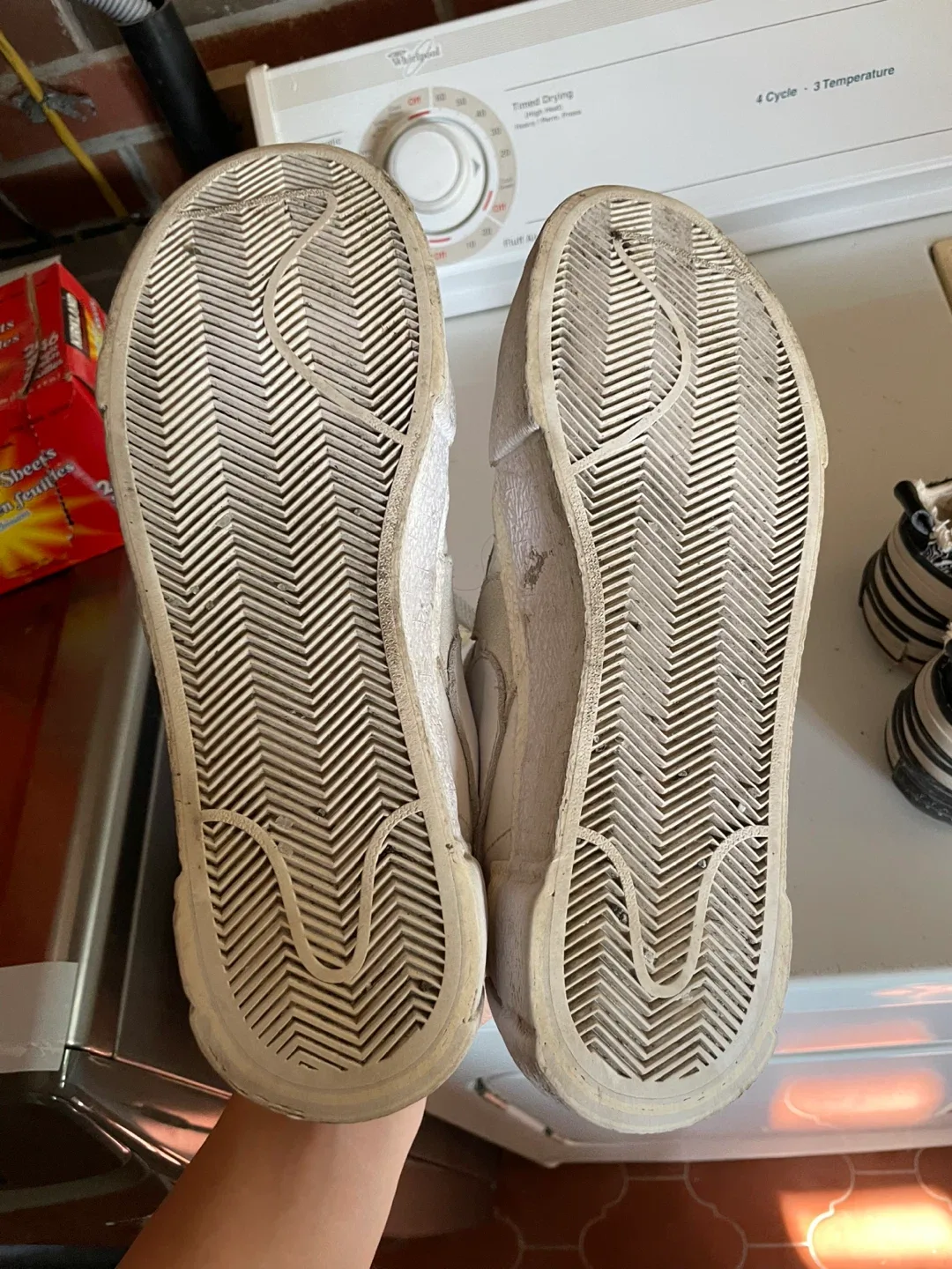 Nike sacai blazer low white 9.5 image indicator(2)