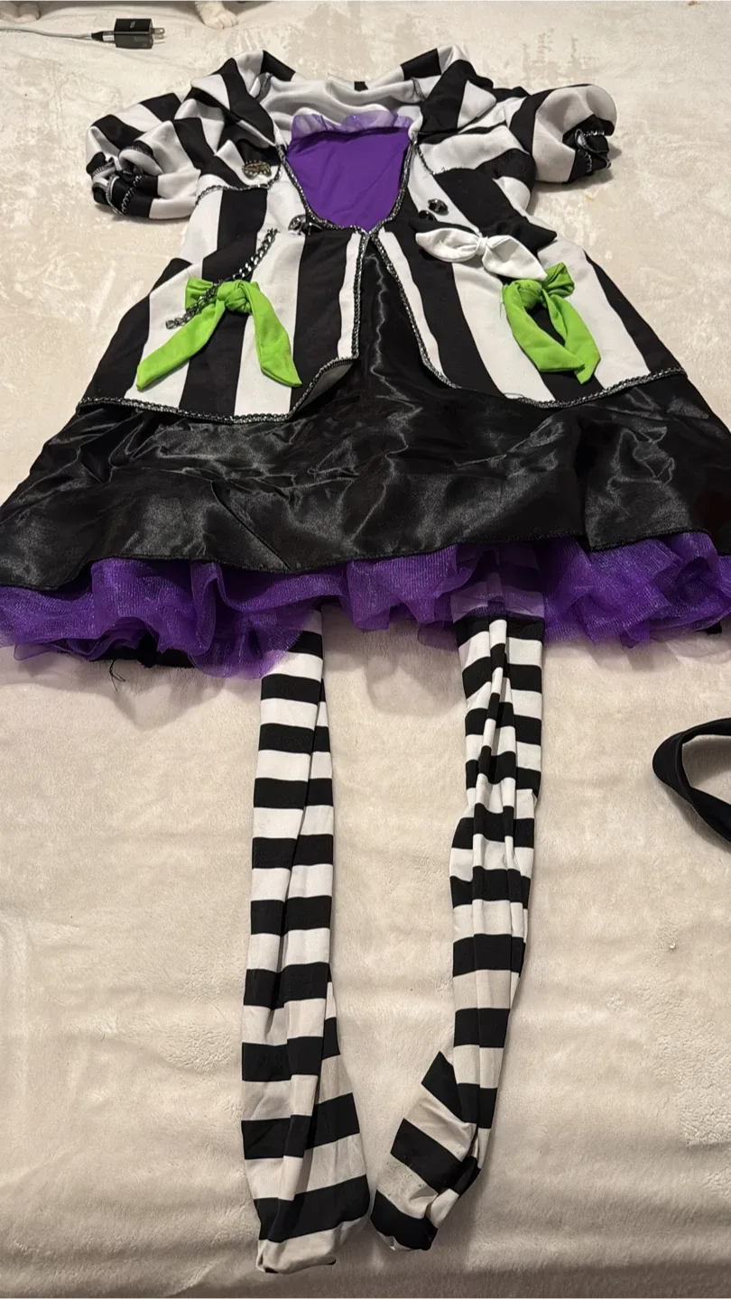Beetlejuice Inspired Halloween Costume thumbnail