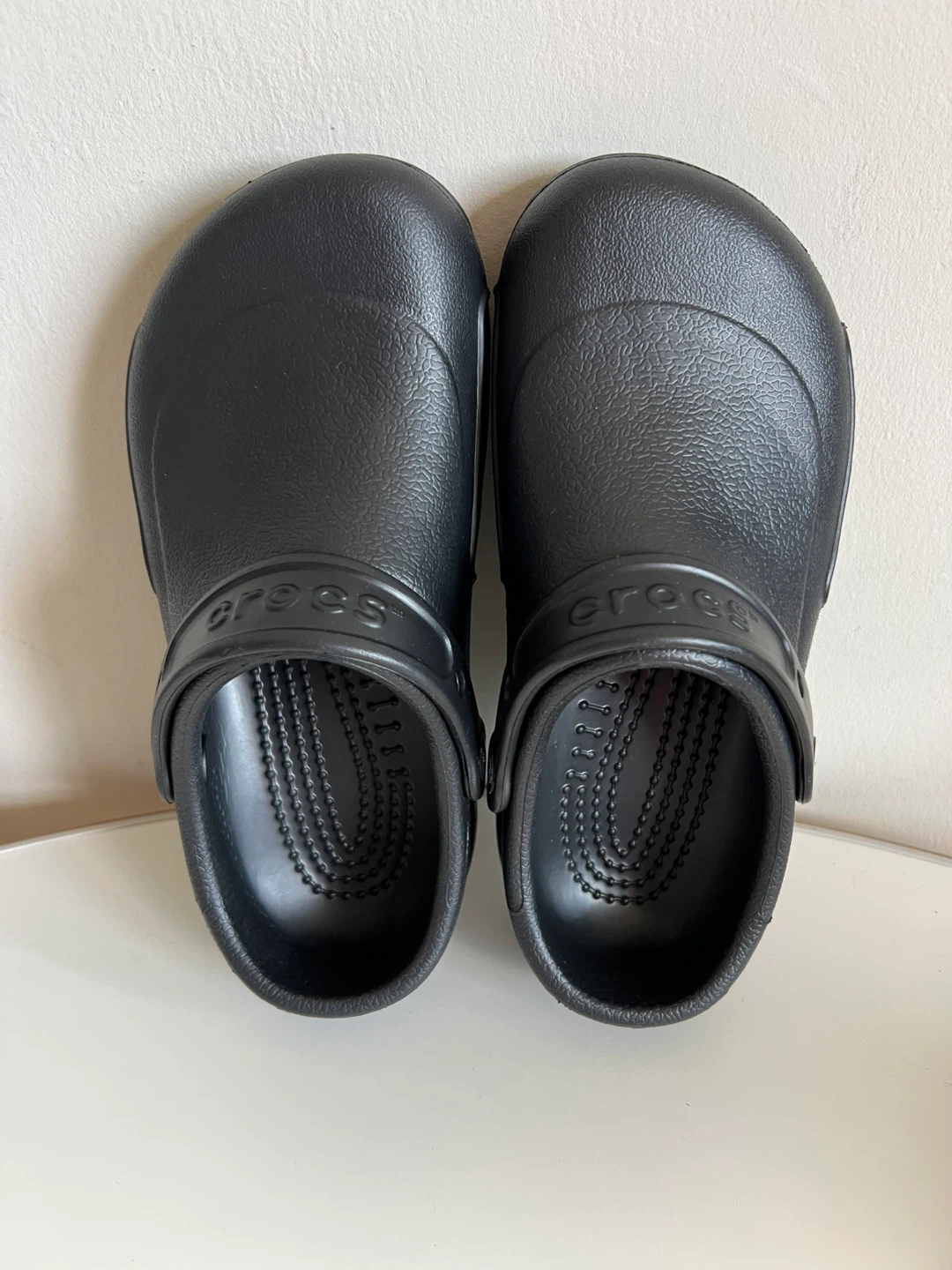 Crocs Bistro Clogs, Black, Women's Size 6 - photo 2