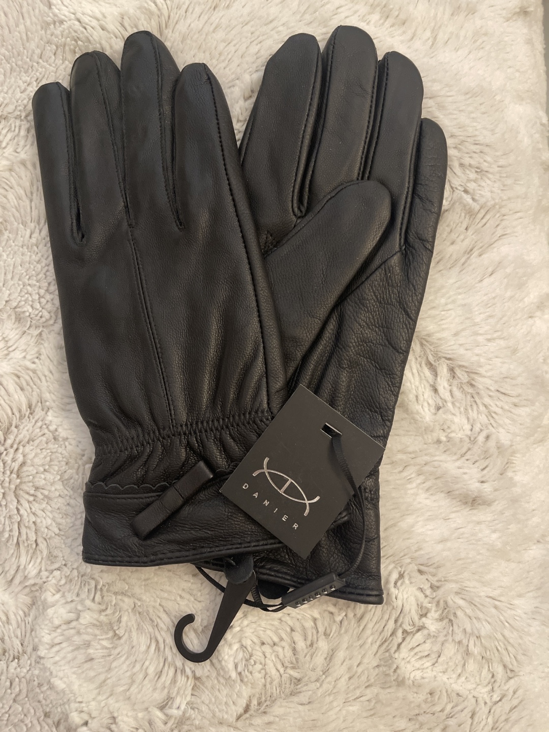 Zelda by Danier Leather Gloves - Size L