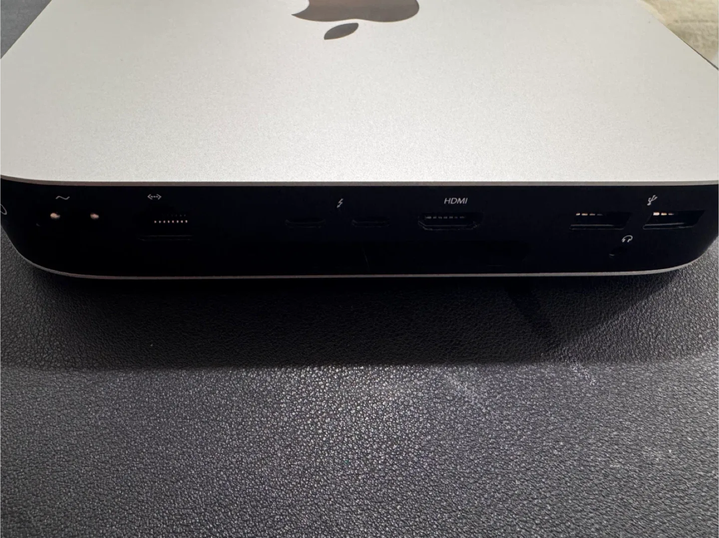 Apple Mac Mini M1 with Logitech Keyboard and Mouse image indicator(2)