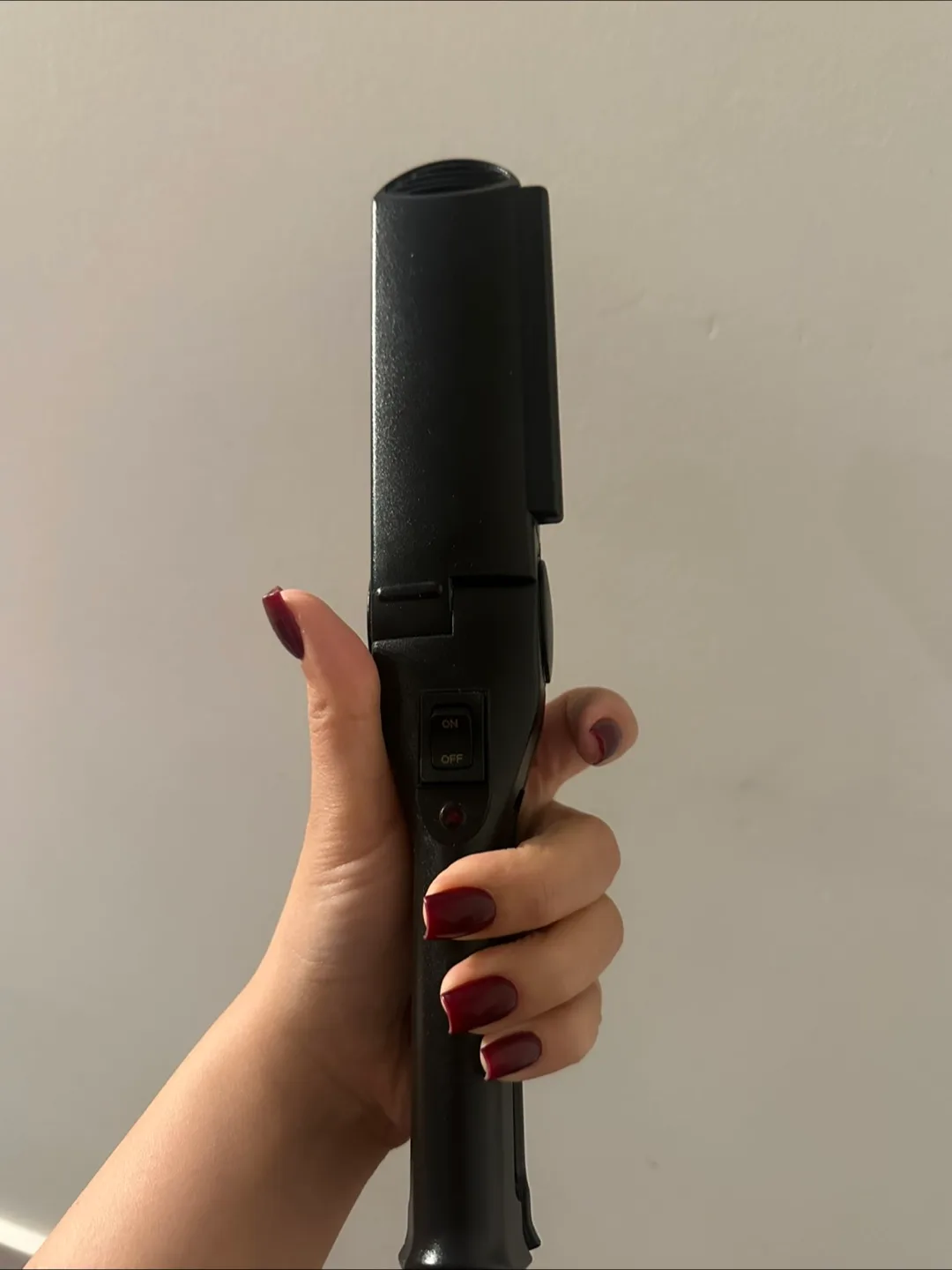 Hair Straightener - Black & Gold image indicator(2)