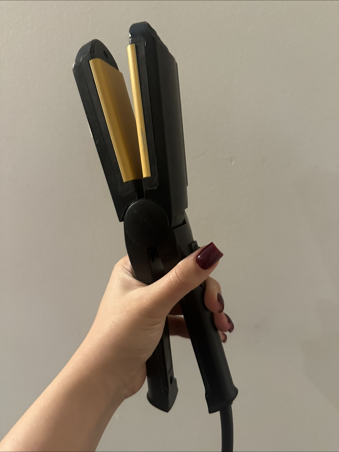 Hair Straightener - Black & Gold
