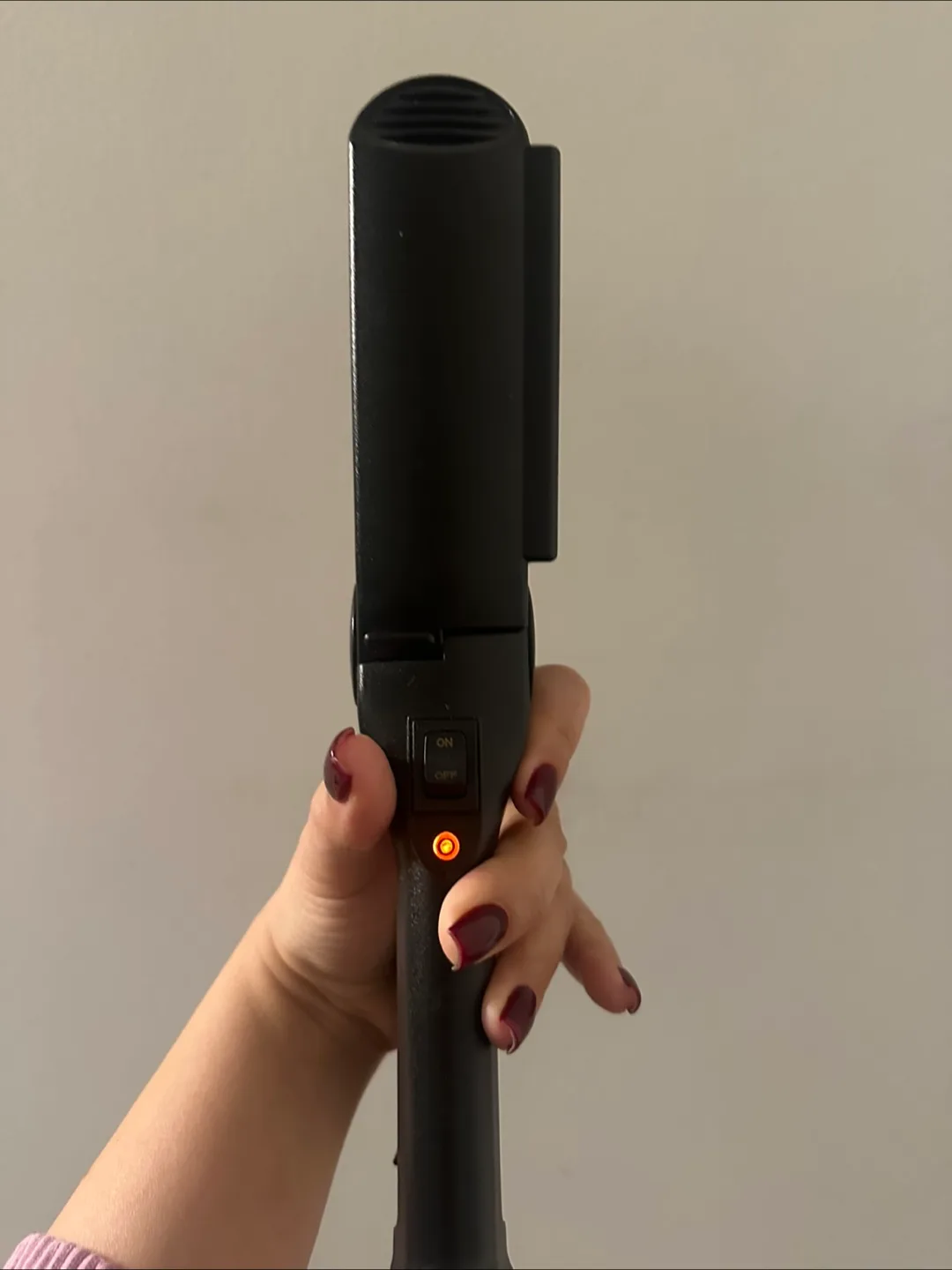 Hair Straightener - Black & Gold image indicator(4)