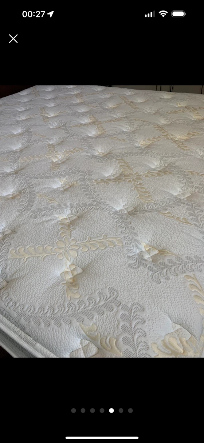 Full Bedroom set . King Bed + Mattress +2 Night tables . $ 2500 - photo 5