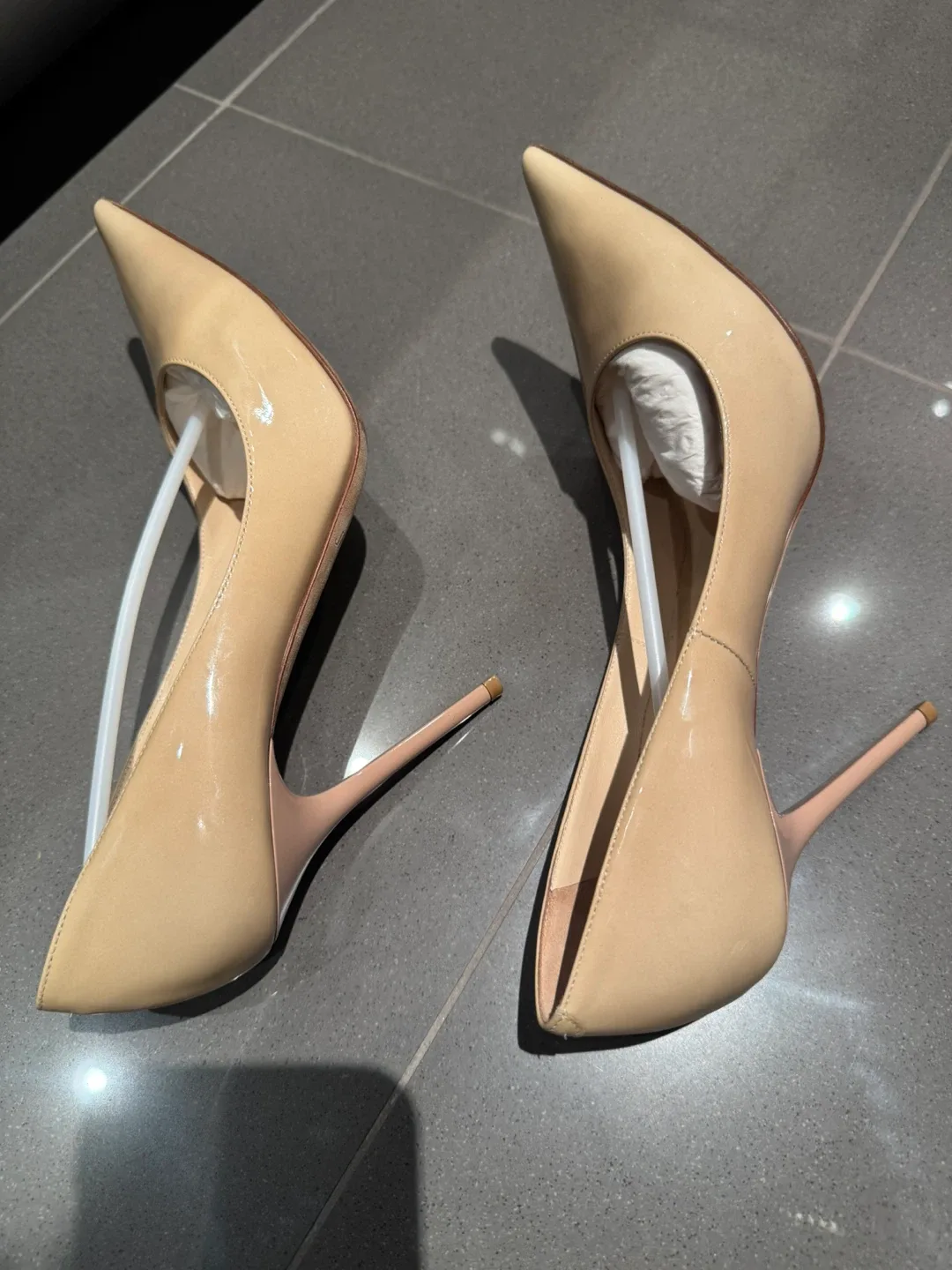 Jimmy Choo Beige Patent Leather Heels Size 37.5 image indicator(2)