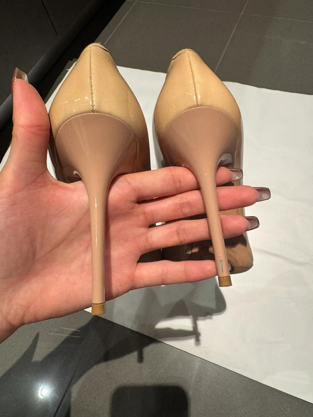 Jimmy Choo Beige Patent Leather Heels Size 37.5 image indicator(4)