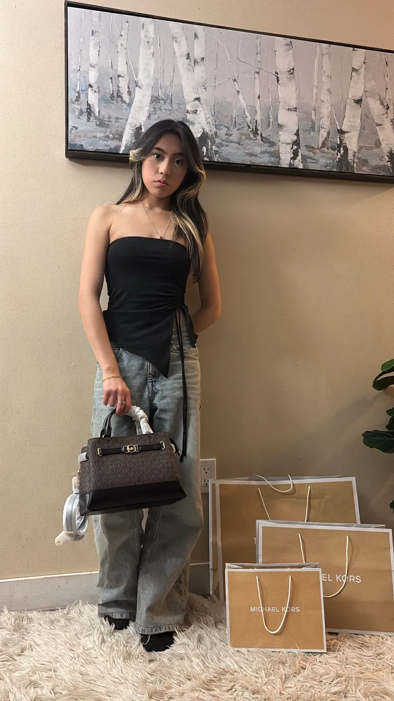 SOLD OUT ‼️Michael Kors medium REED Satchel/Crossbody image indicator(2)