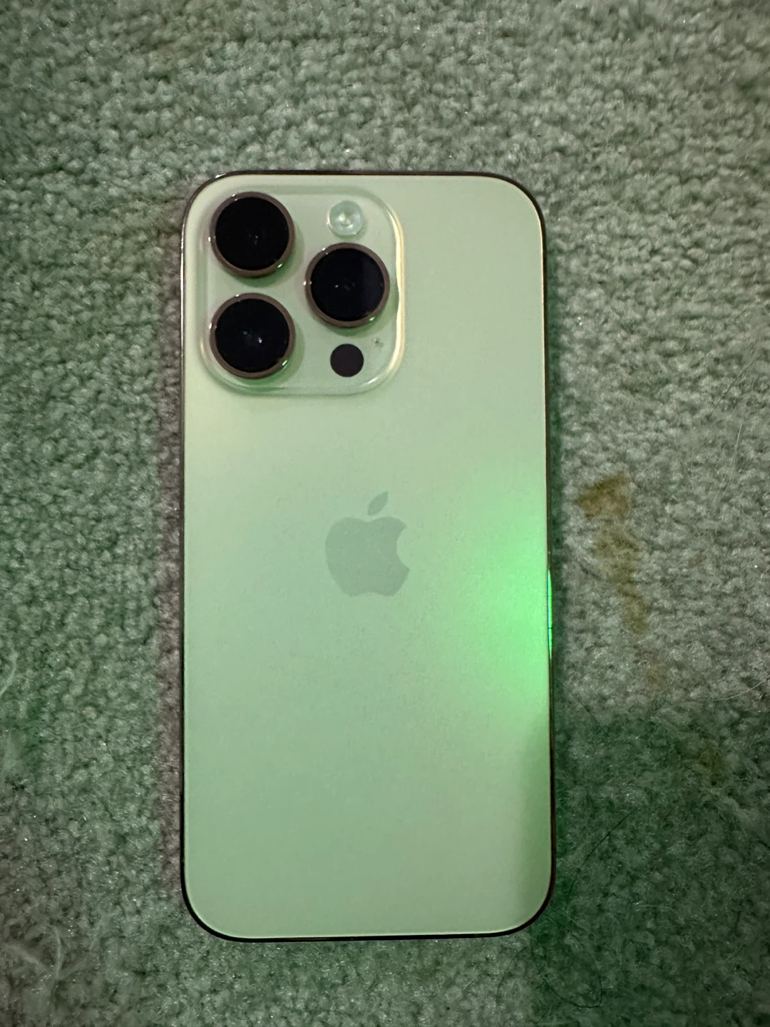 iPhone 14 Pro - photo 2