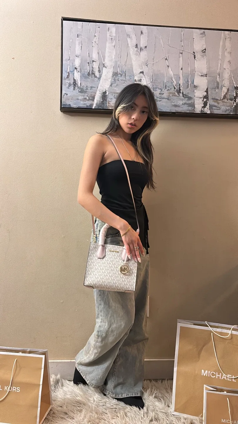 SOL OUT‼️Michael Kors Small Satchel Bag image indicator(2)