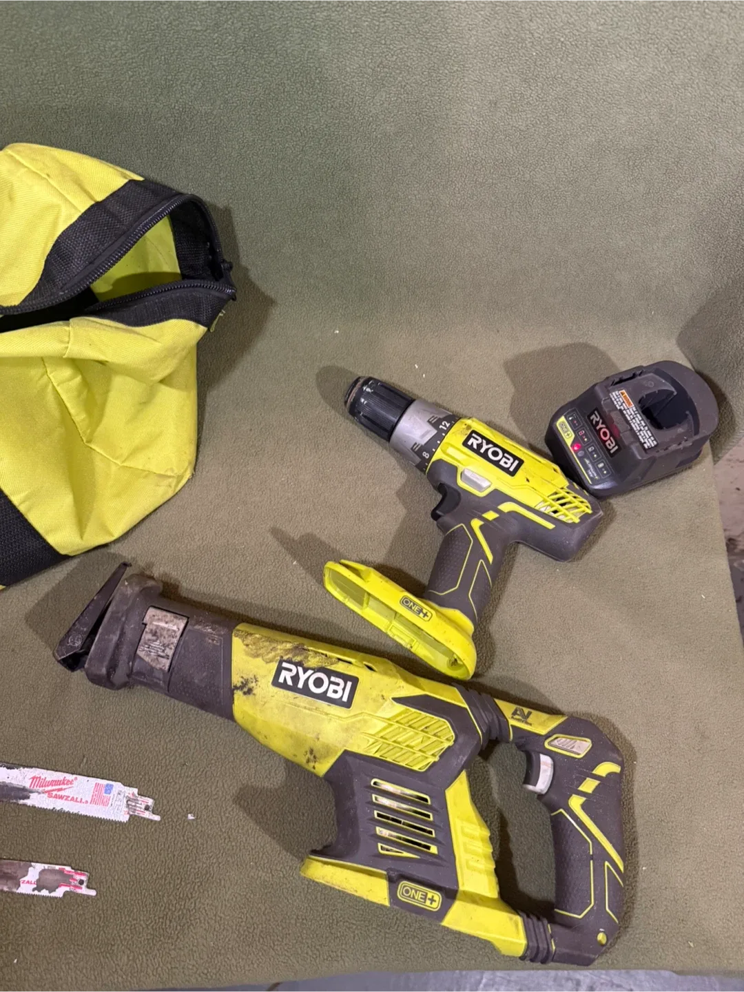 Ryobi Tool Set (Reciprocal Saw/Drill/Charger/Bag) image indicator(4)