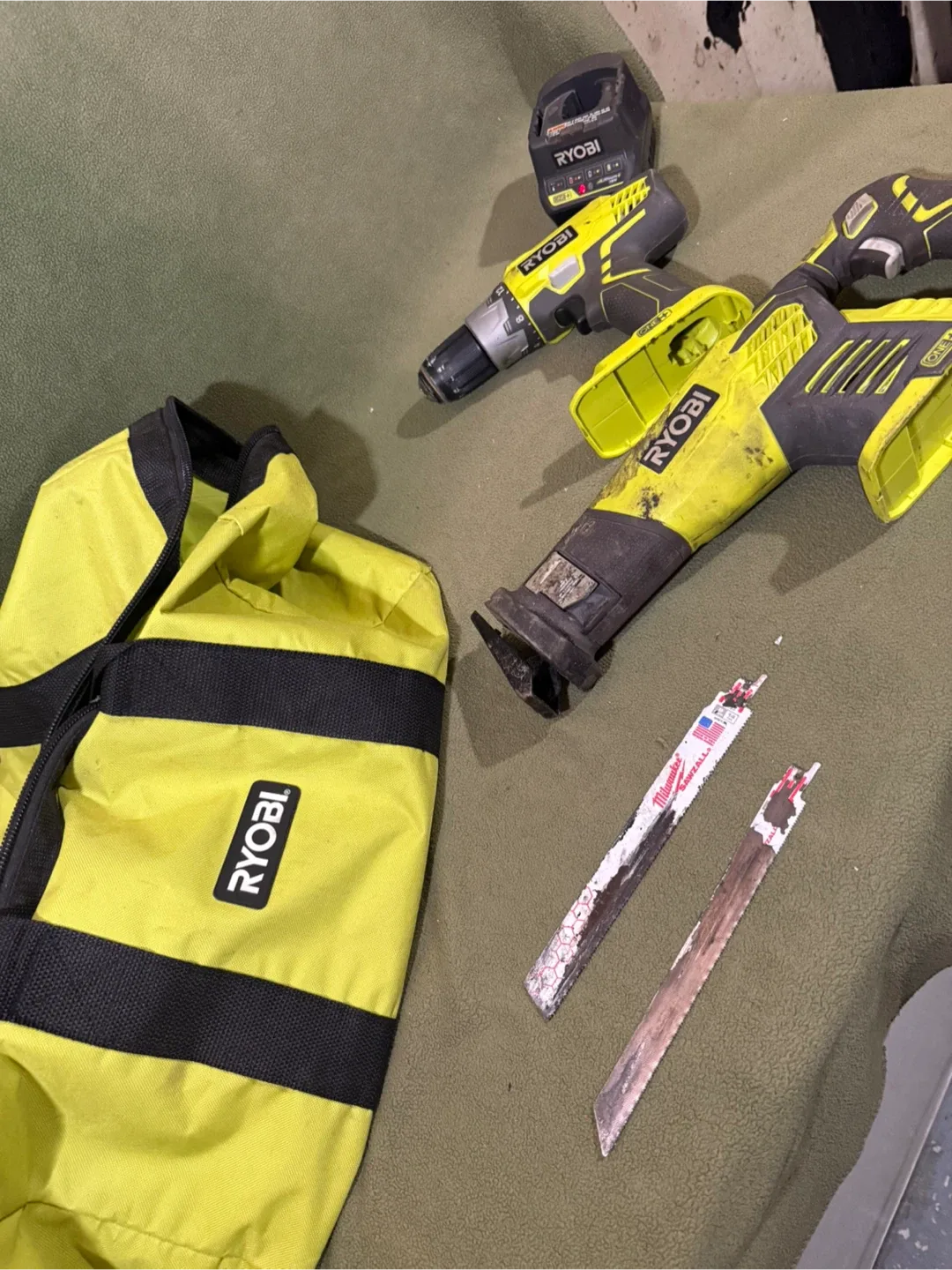 Ryobi Tool Set (Reciprocal Saw/Drill/Charger/Bag) image indicator(5)