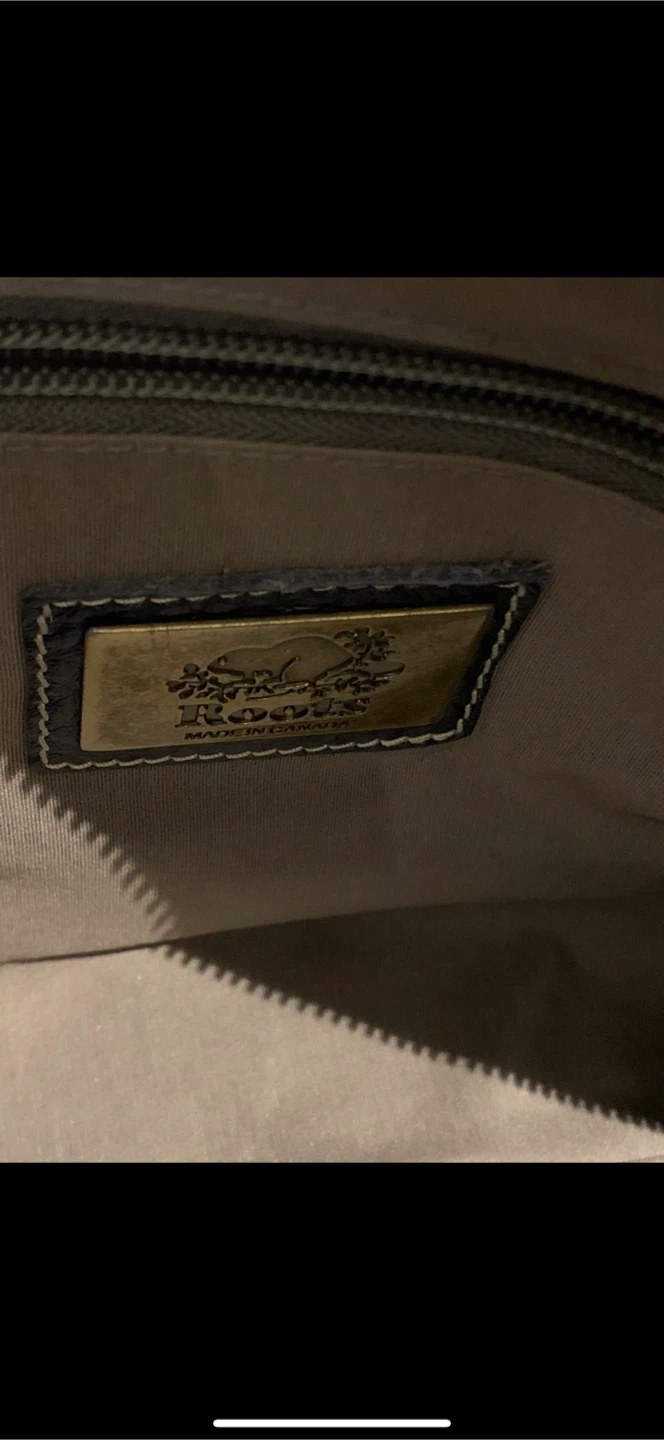 ROOTS Women's Messenger Bag .  $ 70 - photo 3