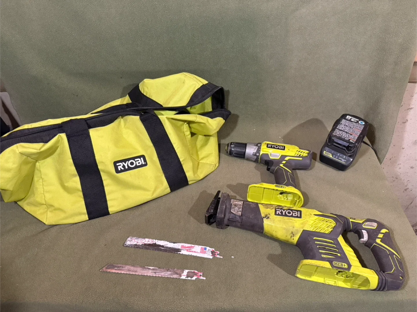 Ryobi Tool Set (Reciprocal Saw/Drill/Charger/Bag) image indicator(10)