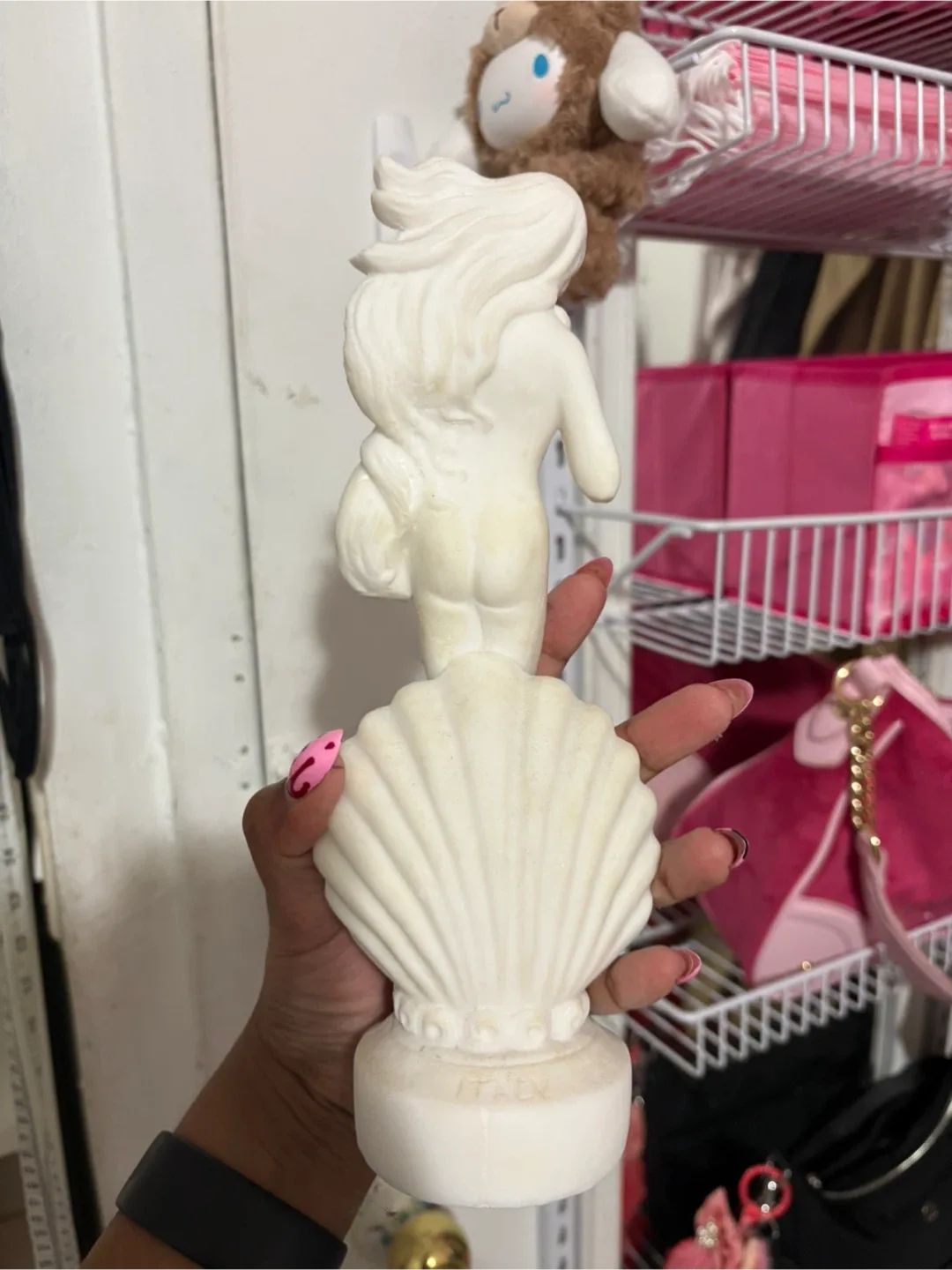 Venus Sculpture image indicator(3)