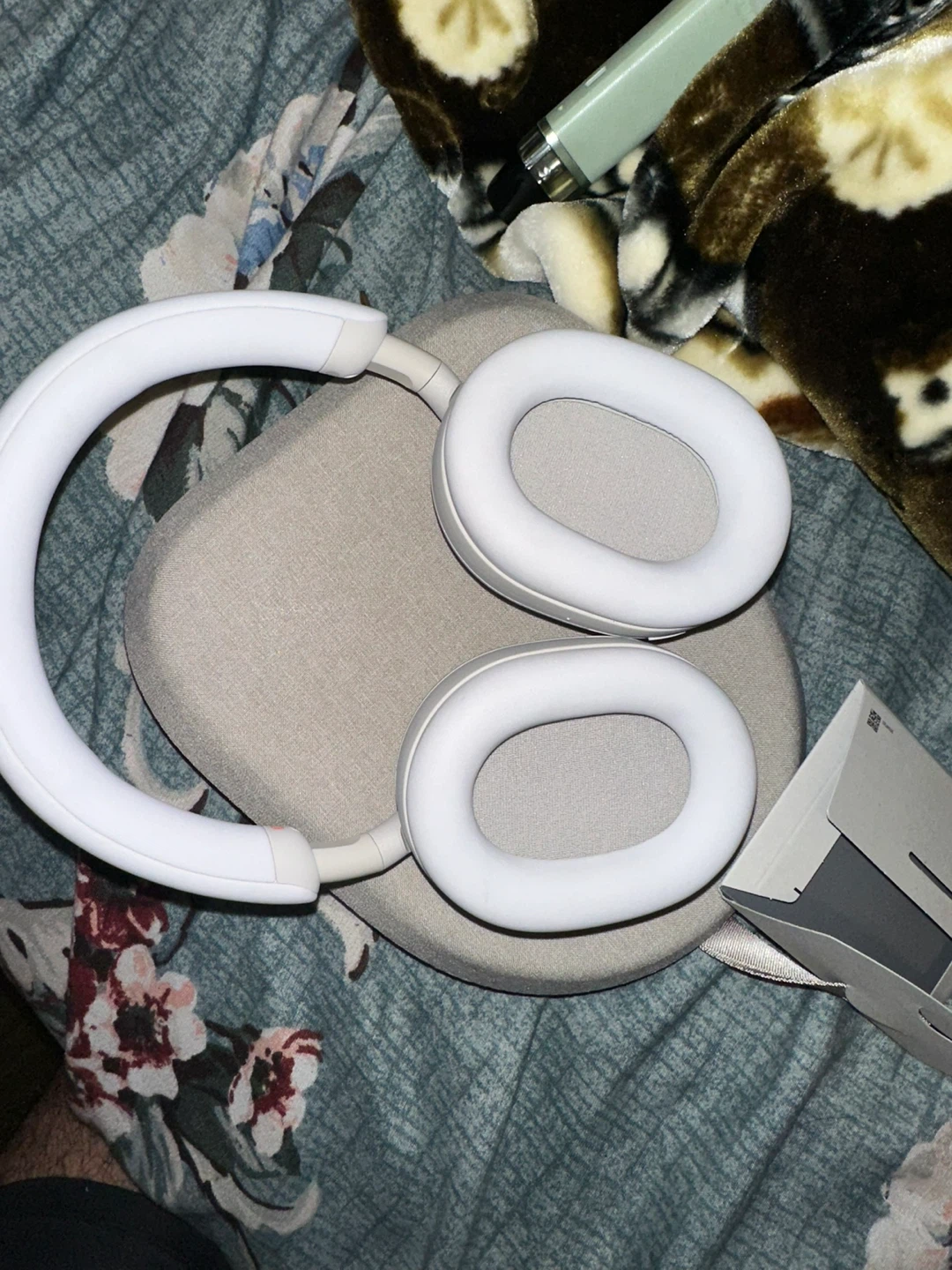 Sony WH-1000XM5 Wireless Noise Cancelling Headphones - White - photo 3