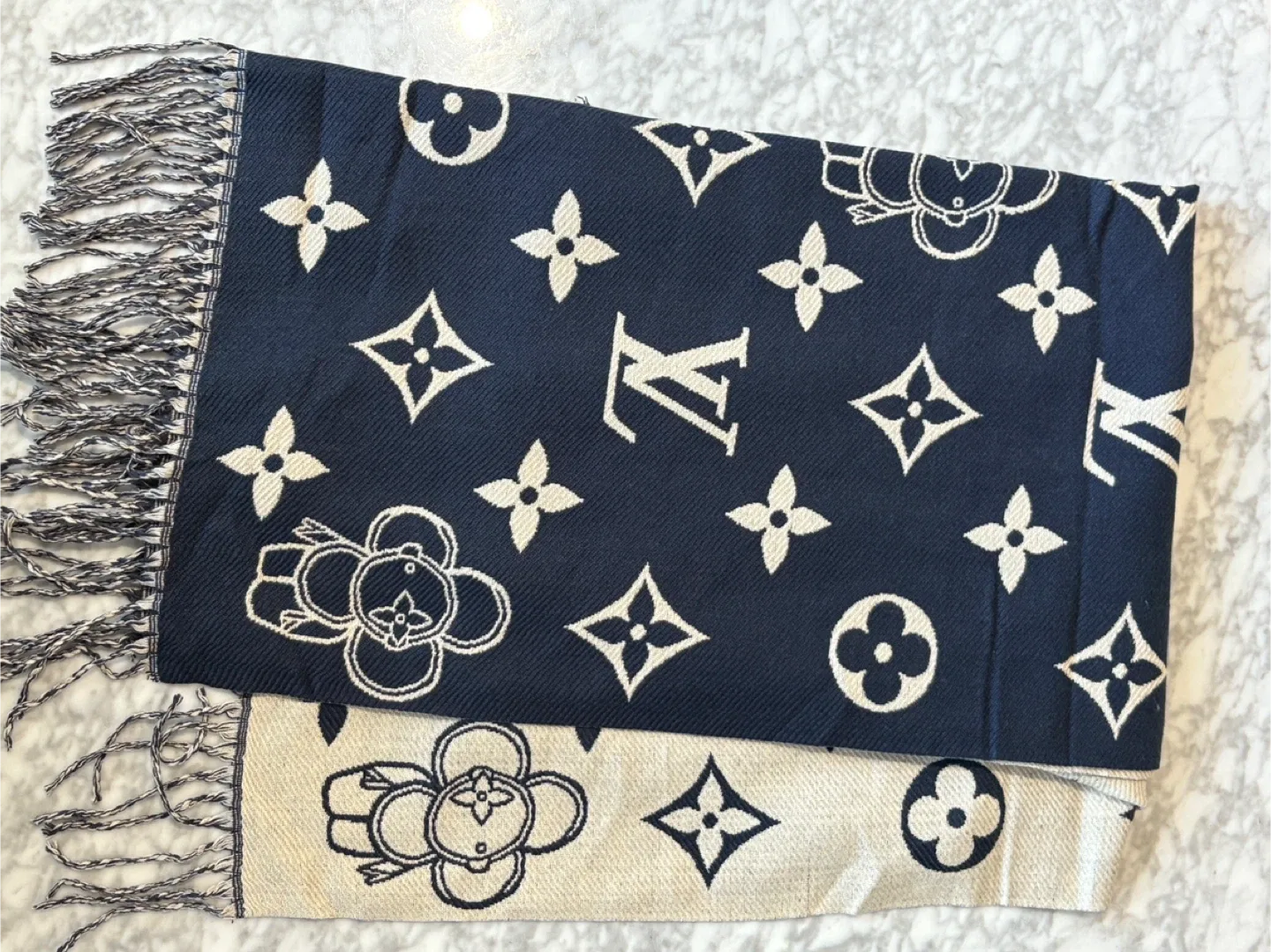 Louis Vuitton Gucci Dior Chanel Scarf image indicator(2)