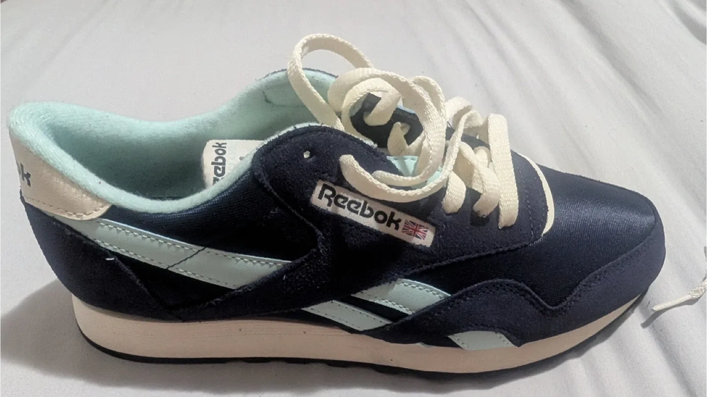 New Reebok Classic Nylon Shoes - Size 8 image indicator(3)