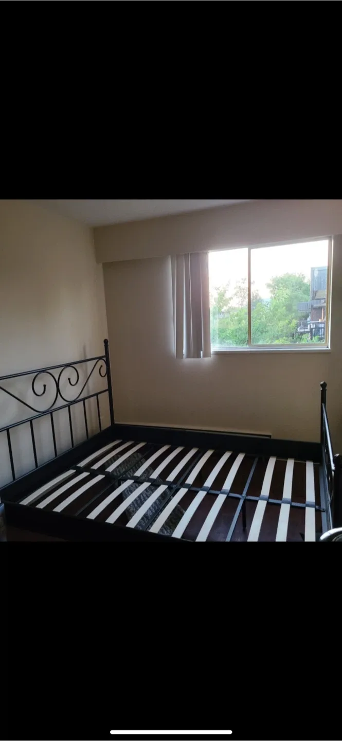 Black Metal Canopy Bed Frame image indicator(2)